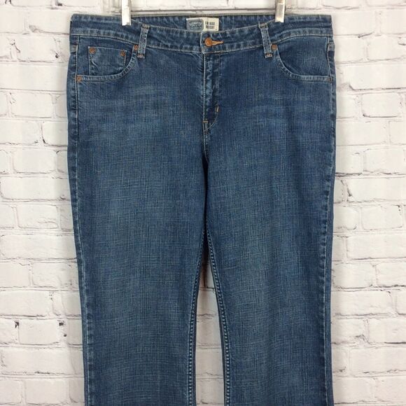 Levi's Signature Women’s Size 18M Low Rise Bootcut Denim Blue Jeans Medium Wash - Picture 4 of 10